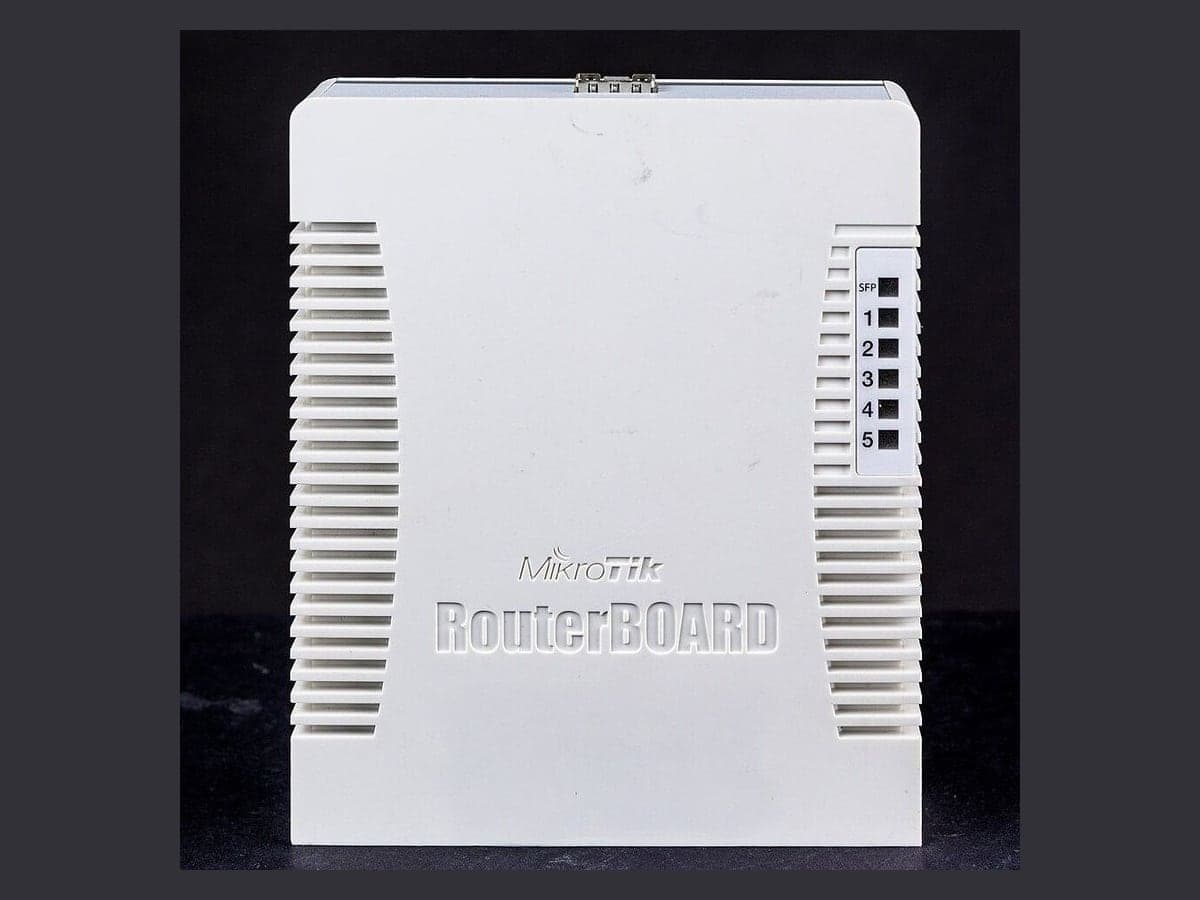 MikroTik RB260GS 5-Port Gigabit Smart Switch with SFP